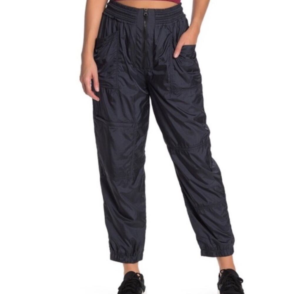 Free People Tell Me About Cargo Zipper Jogger Black‎ Satin Size XS